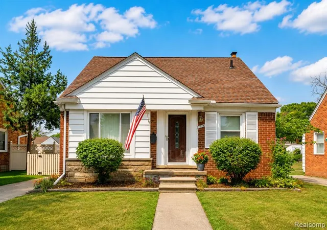 Photo 2 of Single family home for sale at 1719 Highview St, Dearborn, MI 48128 | MLS# 61017774 | Listing updated on 2026-08-26