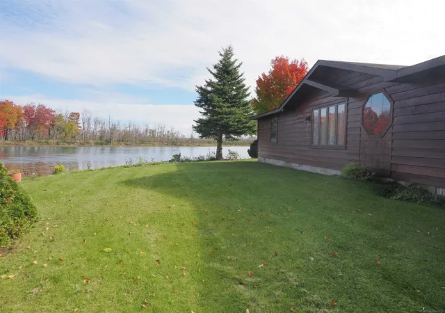 Homes for sale in Sault Sainte Marie, MI | 2039 S Riverside Dr, Sault Sainte Marie, MI 49783 | MLS# 50191173