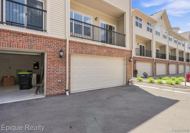 Homes for sale in Novi, MI | 25549 Grandview Ln #31, Novi, MI 48375 | MLS# 61010236