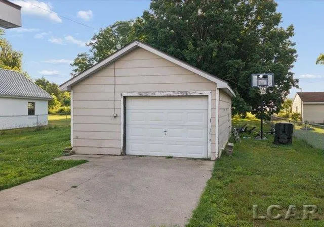 Photo 3 of Single family home for sale at 215 Woodstock St, Cement City, MI 49233 | MLS# 50217315 | Listing updated on 2026-08-07