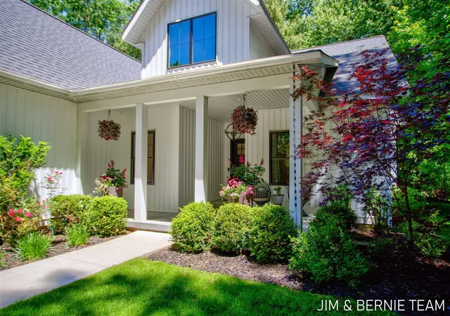 Homes for sale in Saugatuck, MI | 6225 Lighthouse Ct, Saugatuck, MI 49453 | MLS# 70539144