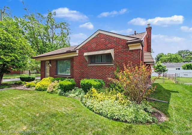 Homes for sale in Livonia, MI | 29115 Westfield St, Livonia, MI 48150 | MLS# 61003568