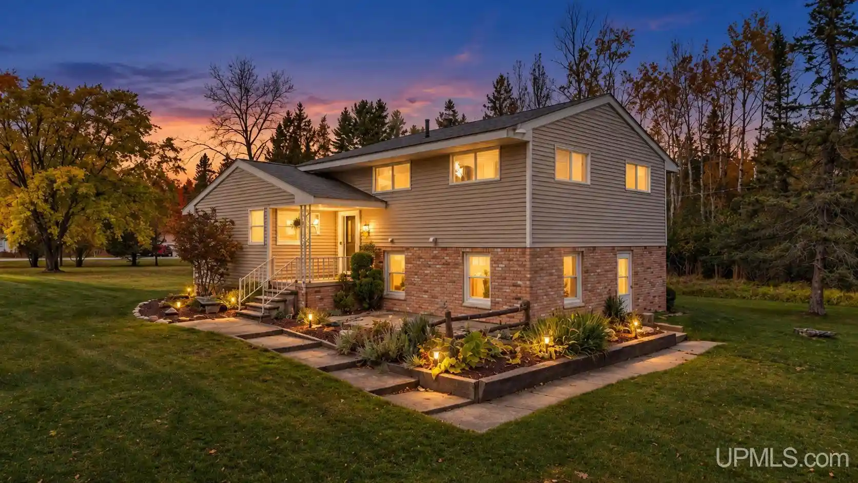 Photo 1 of Single family home for sale at 9228 Bay Shore Dr, Gladstone, MI 49837 | MLS# 50225216 | Listing updated on 2026-10-22