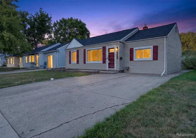 Photo 2 of Sale Pending at 26596 Kathy St, Roseville, MI 48066 3265 | MLS# 61025548 | Listing updated on 2026-09-28