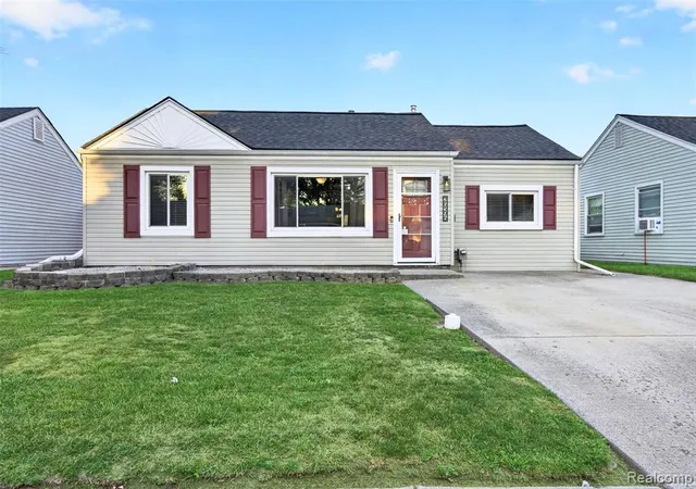 Photo 3 of Sale Pending at 26596 Kathy St, Roseville, MI 48066 3265 | MLS# 61025548 | Listing updated on 2026-09-28