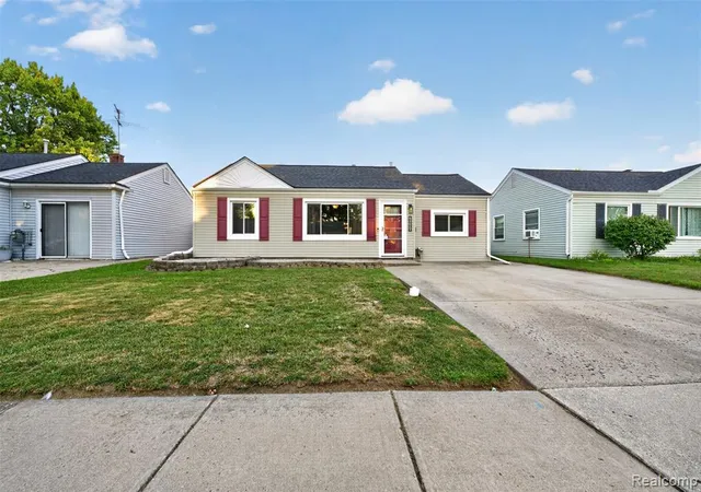 Photo 3 of Sale Pending at 26596 Kathy St, Roseville, MI 48066 3265 | MLS# 61025548 | Listing updated on 2026-09-28