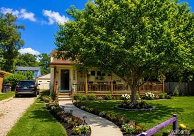 Homes for sale in Westland, MI | 35014 Lewis St, Westland, MI 48185 | MLS# 61009009
