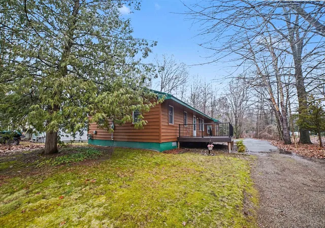 4th image of 441 Hillcrest Dr, Lake, MI 48632 | MLS# 50203238