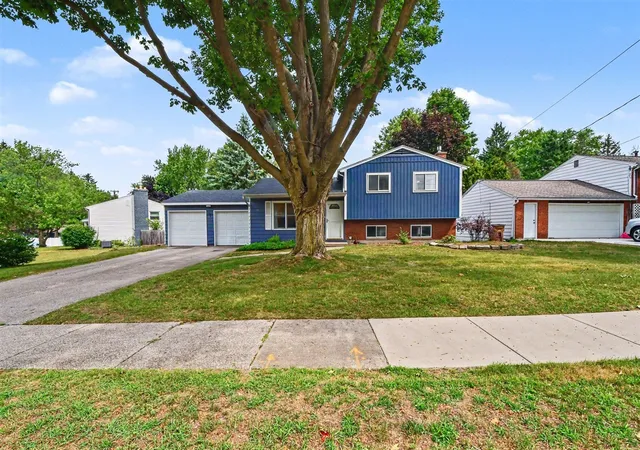 Photo 3 of Sale Pending at 8364 Atlanta Dr, Rockford, MI 49341 | MLS# 70549665 | Listing updated on 2026-09-17