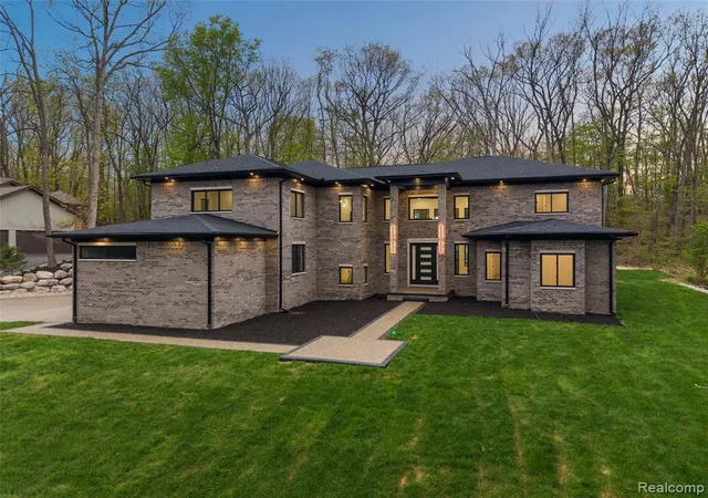 Photo 1 of Single family home for sale at 6675 College Park Dr, Clarkston, MI 48346 1066 | MLS# 61025231 | Listing updated on 2026-09-12