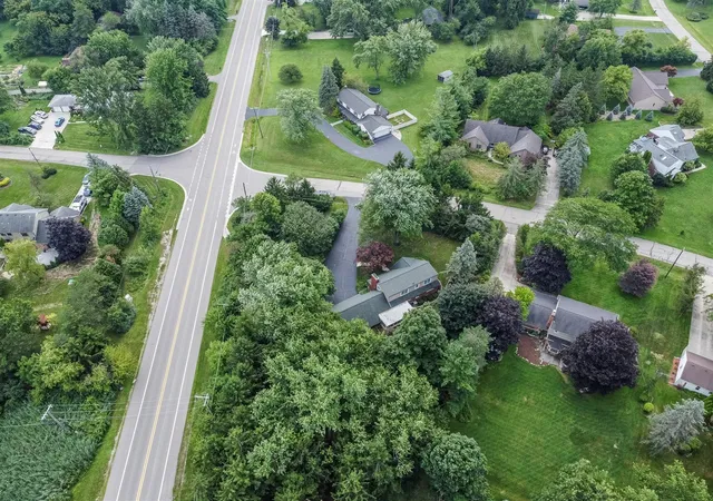 5th image of 32430 Dohany Dr, Farmington, MI 48336 | MLS# 70485665