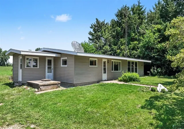 Homes for sale in Eau Claire, MI | 5405 Hartman Rd, Eau Claire, MI 49111 | MLS# 70544544