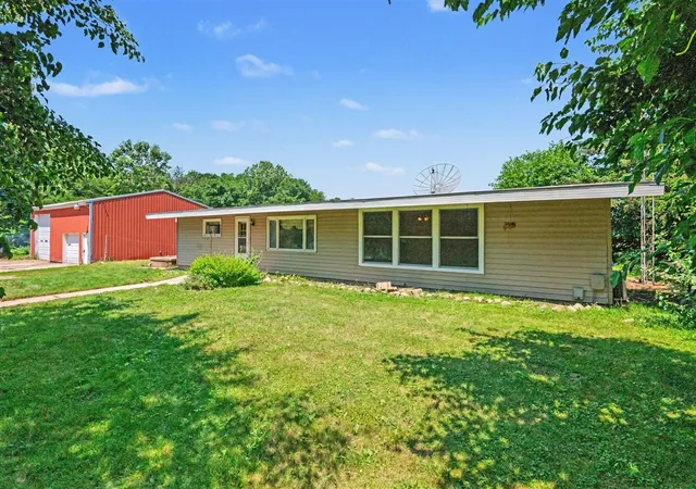 Homes for sale in Eau Claire, MI | 5405 Hartman Rd, Eau Claire, MI 49111 | MLS# 70544544