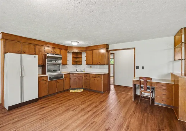 Homes for sale in Eau Claire, MI | 5405 Hartman Rd, Eau Claire, MI 49111 | MLS# 70544544