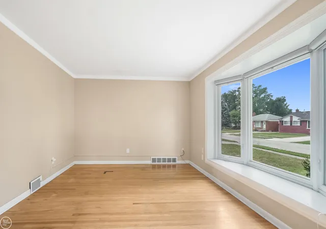 2nd image of 578 Belton St, Garden City, MI 48135 | MLS# 50218583