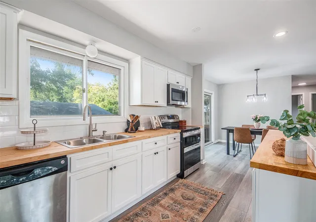 Homes for sale in Grand Rapids, MI | 2709 Abigail St, Grand Rapids, MI 49506 | MLS# 70492967