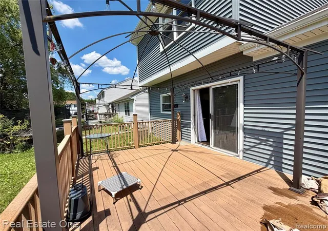 31st image of 1930 Alexander Dr, Westland, MI 48186 | MLS# 61010662
