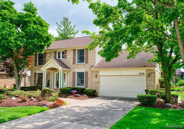 3rd image of 20216 Ellen Dr, Livonia, MI 48152 1179 | MLS# 61002619
