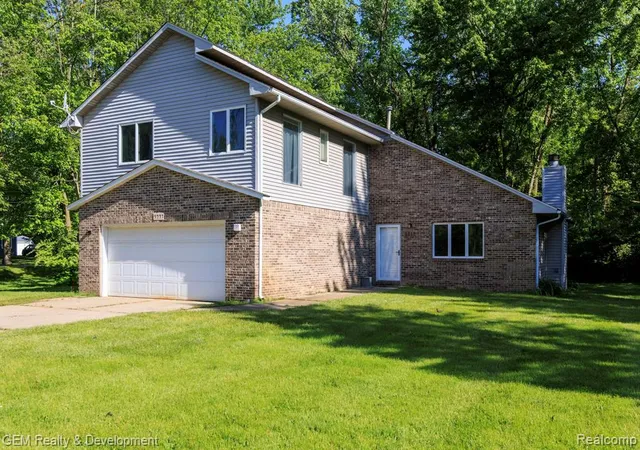 Homes for sale in Pinckney, MI | 1111 Sarah Rd, Pinckney, MI 48169 | MLS# 61000615