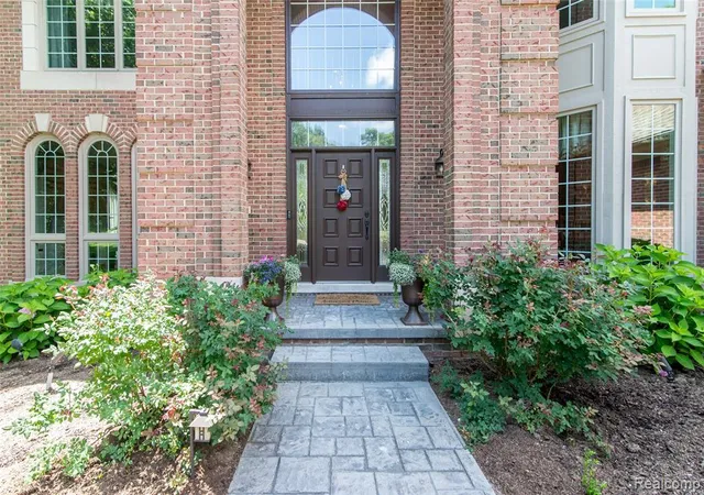 2nd image of 3166 Beach Lake Dr, Milford, MI 48380 | MLS# 60918422