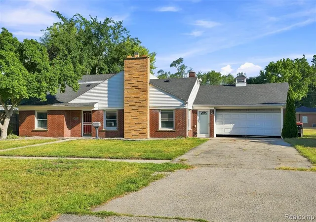 Photo 1 of Single family home for sale at 17620 Cornell Rd, Southfield, MI 48075 4279 | MLS# 61025402 | Listing updated on 2026-08-29