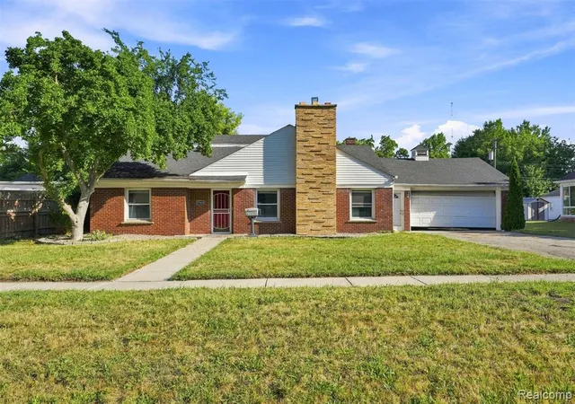 Photo 2 of Single family home for sale at 17620 Cornell Rd, Southfield, MI 48075 4279 | MLS# 61025402 | Listing updated on 2026-08-29
