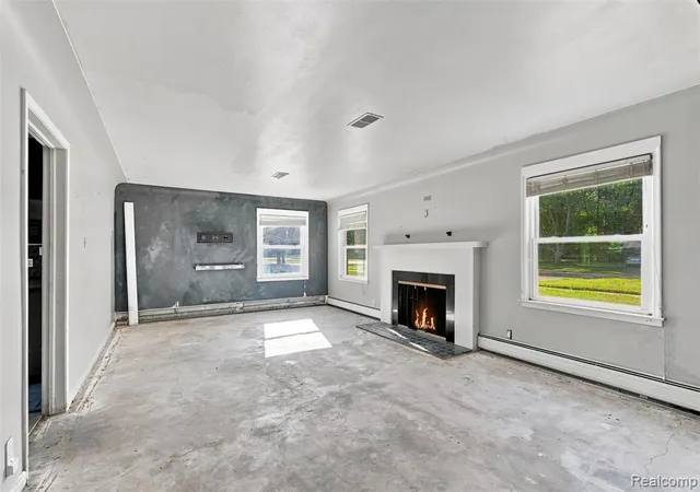 Photo 4 of Single family home for sale at 17620 Cornell Rd, Southfield, MI 48075 4279 | MLS# 61025402 | Listing updated on 2026-08-29