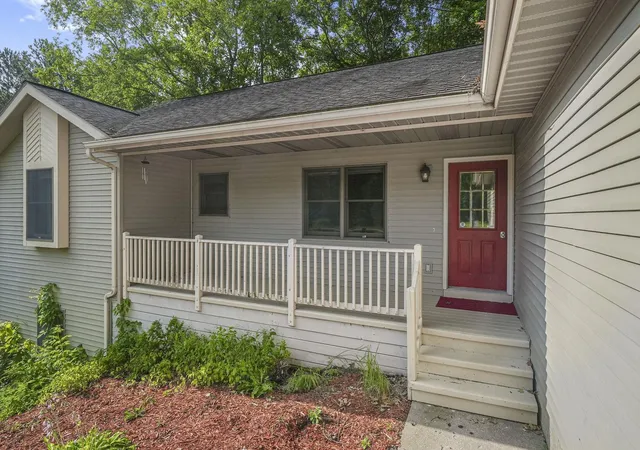 2nd image of 19843 Pine Woods Dr, Lake Ann, MI 49650 | MLS# 80071639