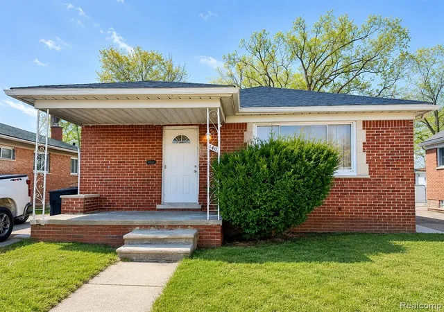 Homes for sale in Hamtramck, MI | 7140 Iowa St, Hamtramck, MI 48212 | MLS# 61004387