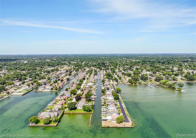 Photo 3 of Single family home for sale at 22444 Wildwood St, Saint Clair Shores, MI 48081 2427 | MLS# 61014786 | Listing updated on 2026-08-25