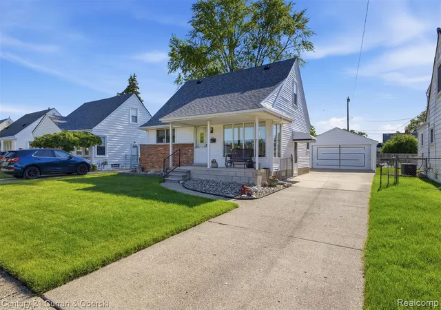 Homes for sale in Garden City, MI | 7042 Gilman St, Garden City, MI 48135 | MLS# 60997961