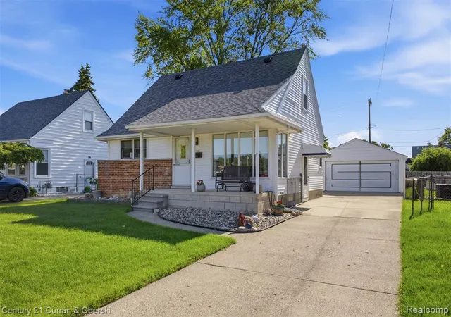 Homes for sale in Garden City, MI | 7042 Gilman St, Garden City, MI 48135 | MLS# 60997961