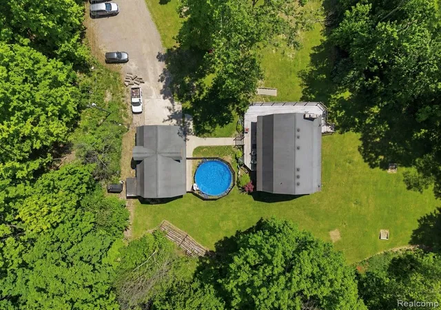 Homes for sale in Byron, MI | 14830 County Line Rd, Byron, MI 48418 | MLS# 60999459