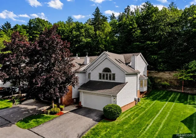 1st image of 6523 Ridgeview Dr, Clarkston, MI 48346 4452 | MLS# 61022972