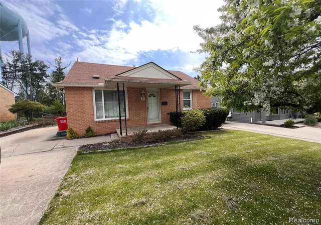 1st image of 762 Miller Ave, Rochester, MI 48307 | MLS# 60999018