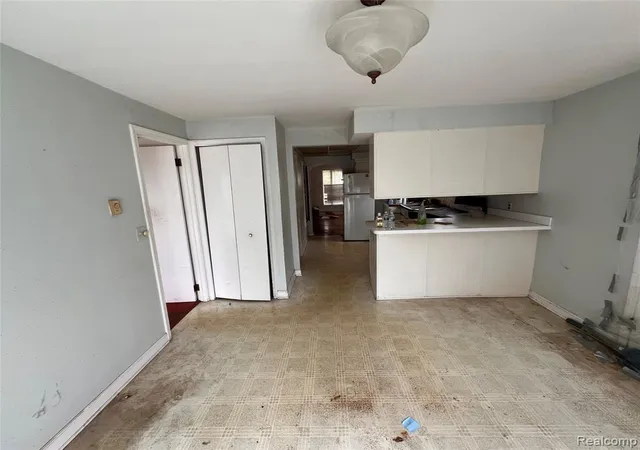 5th image of 762 Miller Ave, Rochester, MI 48307 | MLS# 60999018