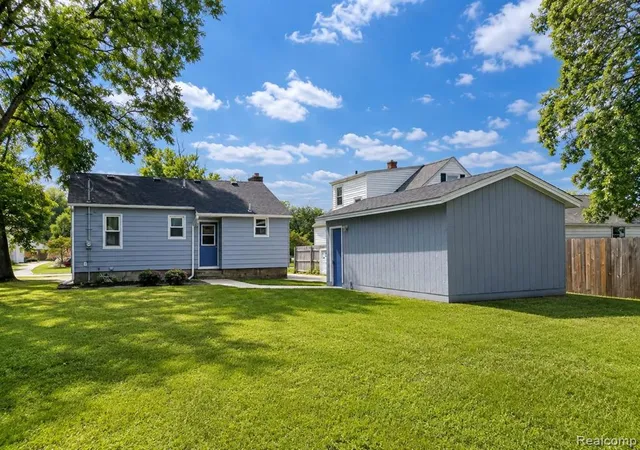 Photo 3 of Single family home for sale at 279 W 21St St, Holland, MI 49423 4746 | MLS# 61025848 | Listing updated on 2026-08-31