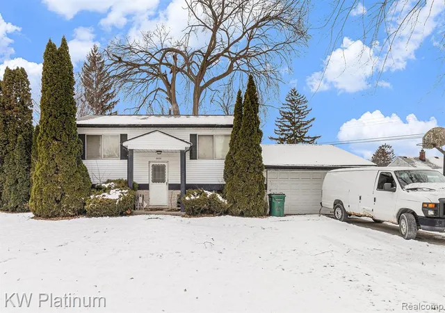 2nd image of 39721 Camp St, Harrison Township, MI 48045 | MLS# 60959215