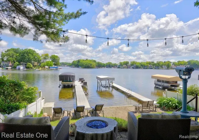 Homes for sale in Lake Orion, MI | 836 Pine Tree Rd, Lake Orion, MI 48362 | MLS# 61006297