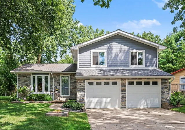 Photo 2 of Sale Pending at 4377 Old Mill Rd, Pinckney, MI 48169 | MLS# 70554782 | Listing updated on 2026-09-01