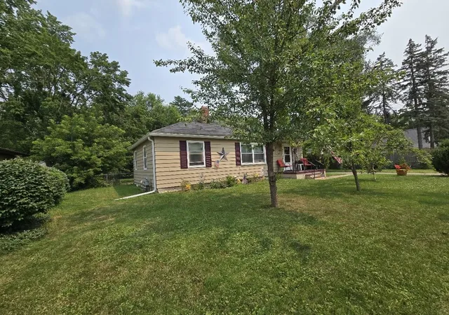 Photo 2 of Sale Pending at 3110 Boston St, Midland, MI 48642 | MLS# 50215378 | Listing updated on 2026-09-05