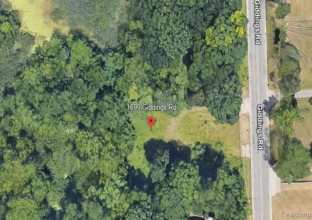 2nd image of 1699 Giddings Rd, Pontiac, MI 48340 | MLS# 60365971
