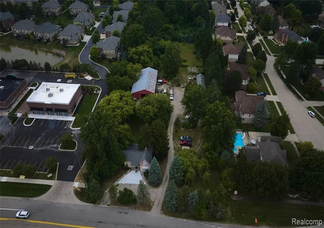 Photo 4 of Single family home for sale at 53303 Hayes Rd, Shelby Township, MI 48315 | MLS# 61018475 | Listing updated on 2026-08-08