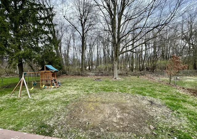 Photo 2 of Single family home for sale at 2407 Dawn St, Jackson, MI 49203 | MLS# 70462787 | Listing updated on 2026-09-24