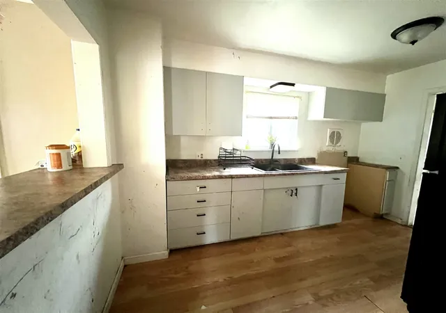 Photo 3 of Single family home for sale at 2407 Dawn St, Jackson, MI 49203 | MLS# 70462787 | Listing updated on 2026-09-24