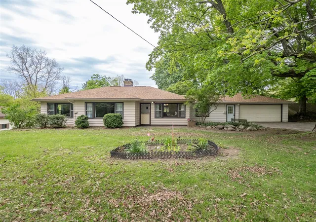Homes for sale in Lawrence, MI | 59021 County Road 215, Lawrence, MI 49064 | MLS# 70532681