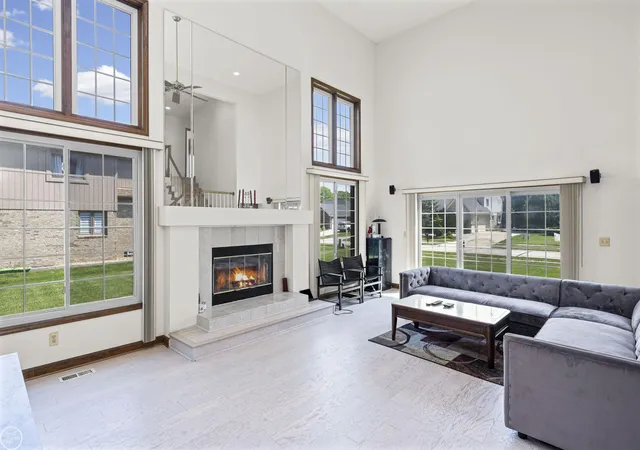 4th image of 48430 Montelepre Dr, Shelby Township, MI 48315 | MLS# 50210083