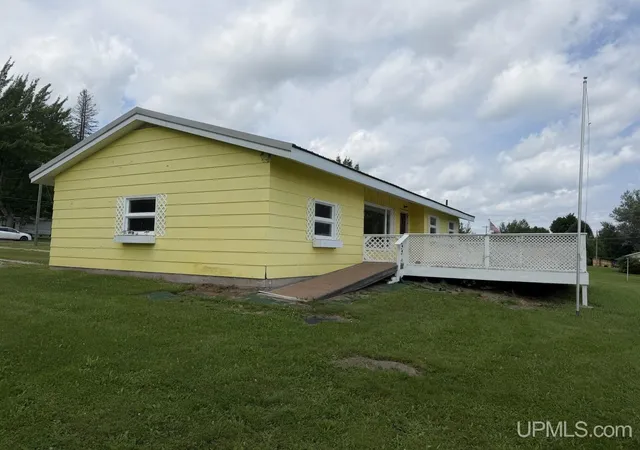 Photo 2 of Single family home for sale at 515 Bowling Ave, Baraga, MI 49908 | MLS# 50217342 | Listing updated on 2026-08-13