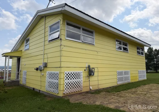 Photo 4 of Single family home for sale at 515 Bowling Ave, Baraga, MI 49908 | MLS# 50217342 | Listing updated on 2026-08-13