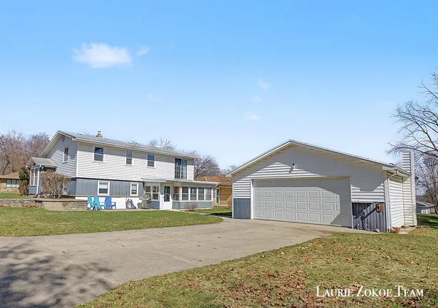 2nd image of 1458 10th St, Grand Rapids, MI 49504 | MLS# 70519407
